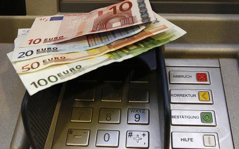 Πόσο κοστίζει η χρήση ΑΤΜ άλλης τράπεζας - Οι χρεώσεις ανάλογα με την κάρτα σας - Φωτογραφία 1