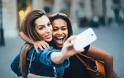 Δεν είναι τόσο αθώες όσο φαίνονται: Ανησυχητική έρευνα για τις selfies - Τι λένε οι επιστήμονες