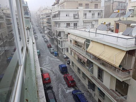 Άσπρισαν οι δρόμοι της Ξάνθης - Ισχυρή χαλαζόπτωση που θύμιζε χιόνι [photos] - Φωτογραφία 2