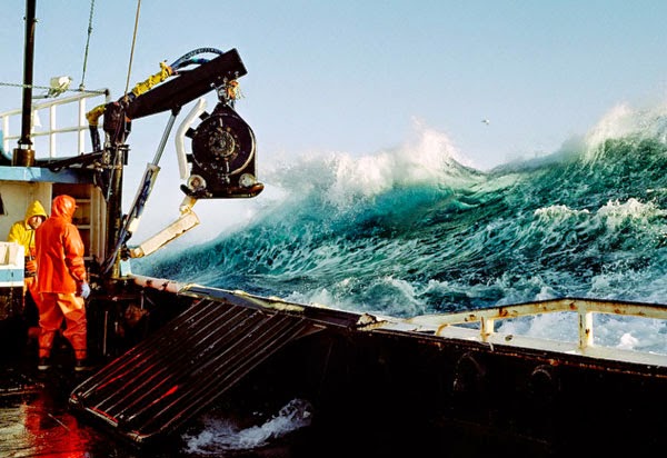 Δείτε μέσα από μερικές εκπληκτικές φωτογραφίες πόσο δύσκολο και επικίνδυνο είναι να είσαι ψαράς στην Αλάσκα - Φωτογραφία 1