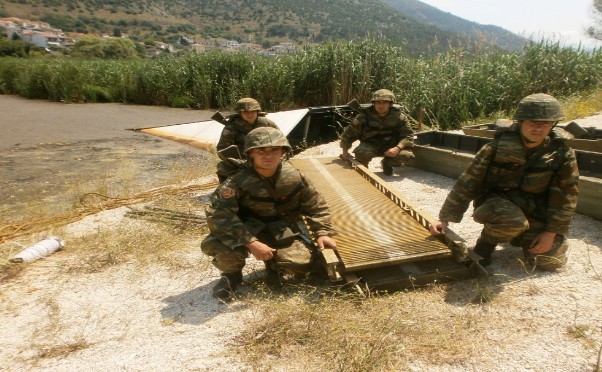 Σε υψηλή ετοιμότητα ο μεγαλύτερος σχηματισμός του Ελληνκού Στρατού - Τι συμβαίνει... [photos] - Φωτογραφία 21