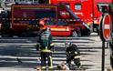 Συναγερμός στο Παρίσι - Εικόνες σοκ: Νεκρός στον δρόμο ο δράστης - Οπλοστάσιο το αμάξι του