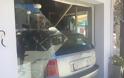 Ιθάκη: Αυτοκίνητο μπήκε ολόκληρο μέσα σε κατάστημα γεμάτο κόσμο [photos] - Φωτογραφία 4