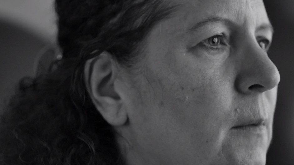 Κακοποιημένες γυναίκες σπάνε τη σιωπή τους σε ένα συγκλονιστικό βίντεο - Φωτογραφία 1