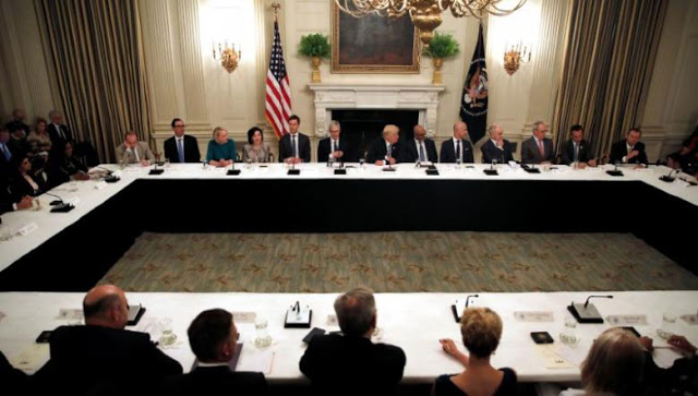 Πραγματοποιήθηκε η συνάντηση κορυφαίων εταιριών της Αμερικής με τον Donald Trump - Φωτογραφία 3
