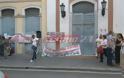 Πάτρα - Τώρα: Οι εργαζόμενοι κατέλαβαν το Δημαρχείο - Ανήρτησαν πανό και Κατέβασαν ρολά οι υπηρεσίες - Φωτογραφία 2