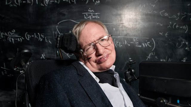 Stephen Hawking: αρχίστε την κατασκευή βάσεων σε Σελήνη και Άρη - Φωτογραφία 1