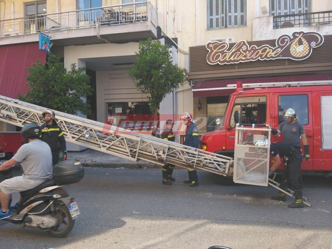 Πάτρα: Αναστάτωση στην Αγίου Ανδρέου - Αποκολλήθηκε τμήμα μπαλκονιού από πολυκατοικία [photos+video] - Φωτογραφία 7