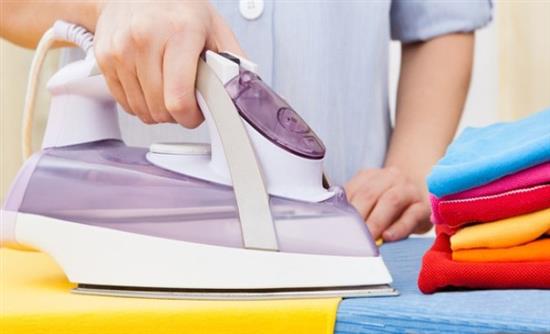 Η χαρά της νοικοκυράς... ρομπότ σιδερώνει ρούχα - Φωτογραφία 1