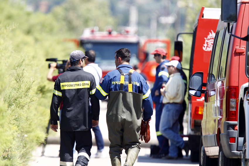 Τραγωδία: Δυο νεκροί από πτώση ψεκαστικού ελικοπτέρου στο Σχινιά (ΦΩΤΟ) - Φωτογραφία 2