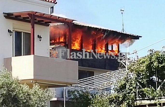Κάηκε σχεδόν ολοσχερώς σπίτι στα Χανιά [photo] - Φωτογραφία 1