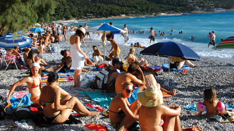 Προσοχή: Αυτές είναι οι 75 ακατάλληλες παραλίες της Αττικής [Λίστα] - Φωτογραφία 1