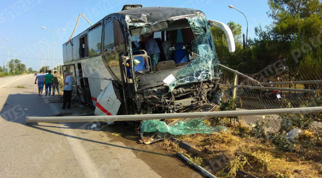 Τρόμος στην Πάτρα: Λεωφορείο έσπειρε τον πανικό [photos] - Φωτογραφία 5