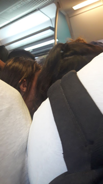 ''Λιποθύμησε και τον κρατούσαμε στα χέρια - Θλίβομαι και αγανακτώ '': Εξοργίζει η μαρτυρία για το τραίνο από Θεσσαλονίκη... [photos] - Φωτογραφία 4