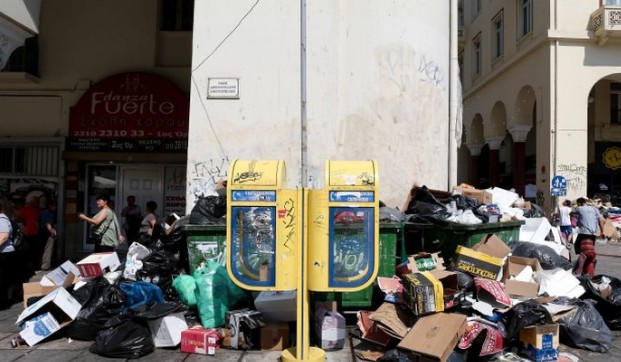 «Τουρίστες προσπαθούν να γλιτώσουν από τα σκουπίδια» - Φωτογραφία 1