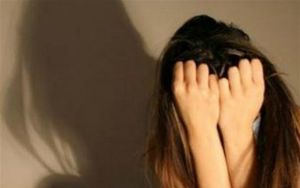Κρήτη: Νεαρή τουρίστρια στην Κρήτη κατήγγειλε ότι έπεσε θύμα βιασμού - Φωτογραφία 1