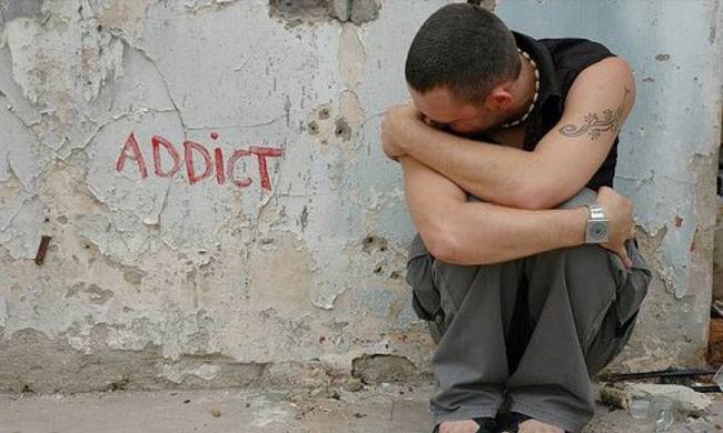 Παγκόσμια Ημέρα κατά των Ναρκωτικών: Η ΝΔ στηλιτεύει το «άβατο» των Εξαρχείων και του Μενιδίου - Φωτογραφία 1