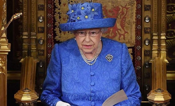 Απίθανο τρολάρισμα από τη βασίλισσα Ελισάβετ με αφορμή το Brexit! - Φωτογραφία 1