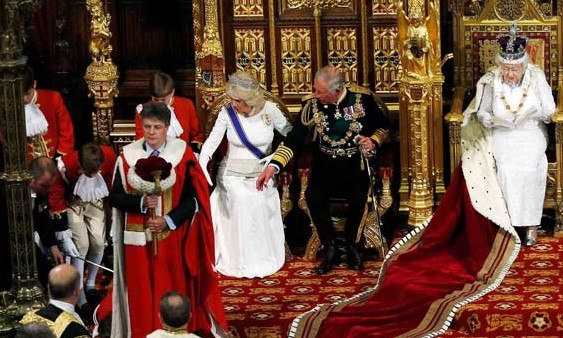 Απίθανο τρολάρισμα από τη βασίλισσα Ελισάβετ με αφορμή το Brexit! - Φωτογραφία 4