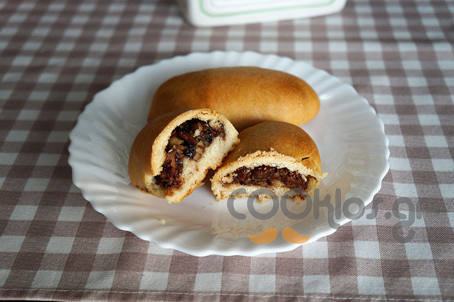 Η συνταγή της Ημέρας: Ψωμάκια γεμιστά με πραλίνα φουντουκιού και ξηρούς καρπούς - Φωτογραφία 1