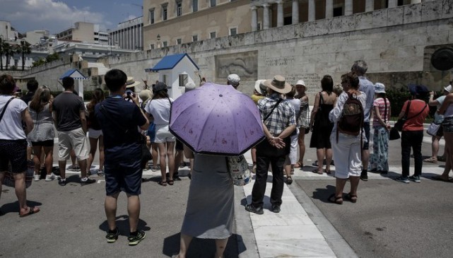 Ο μεγάλος καύσωνας «χτυπάει την πόρτα» της Ελλάδας - Φωτογραφία 1