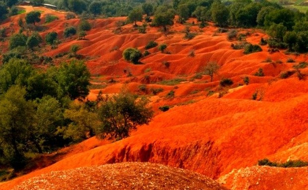 Ένα απόκοσμο κόκκινο τοπίο στην Ελλάδα... [photo+video] - Φωτογραφία 2