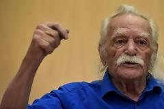 Γλέζος: «Ναι, Τόσκα, κι αν πεθάνω θα σας κυνηγάει η ύπαρξή μου!»
