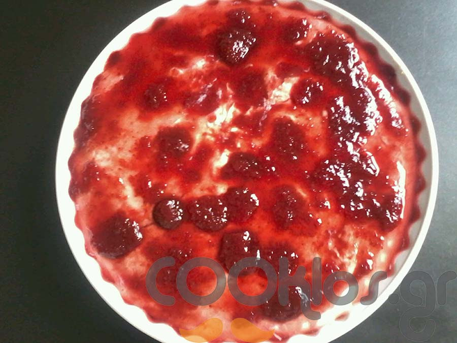 Η συνταγή της Ημέρας: Cheesecake με κομπόστα βύσσινο - Φωτογραφία 1