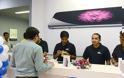 Η Apple έριξε τις τιμές του iphone 8 την Ινδία