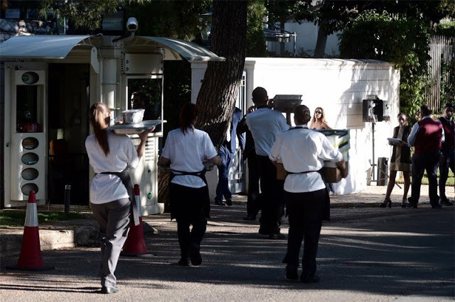 Εικόνες απόλυτης χλιδής! Αυτή την ώρα ο γάμος της Κάτιας και του Σάκη - Οι πρώτες εικόνες... - Φωτογραφία 2