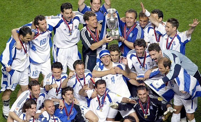 Σαν σήμερα Η Εθνική μας ομάδα σήκωσε το Ευρωπαϊκό Πρωτάθλημα το 2004. - Φωτογραφία 10