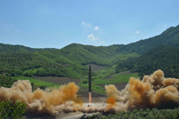 Τι είναι ο διηπειρωτικός βαλλιστικός πύραυλος που εκτόξευσε η Β.Κορέα - Φωτογραφία 1
