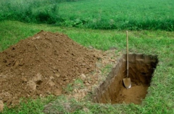 Παραλίγο να θάψουν λάθος άνθρωπο σε χωριό του Δήμου Τρίπολης - Φωτογραφία 1
