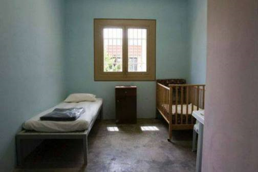 [Μαρτυρία] Γυναικείες φυλακές Θήβας - Φωτογραφία 2