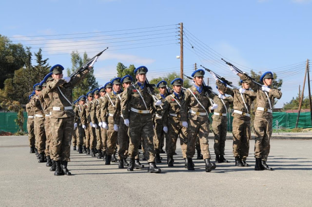 Συλλήψεις εμπόρων θανάτου μέσα σε στρατόπεδα - Φωτογραφία 2