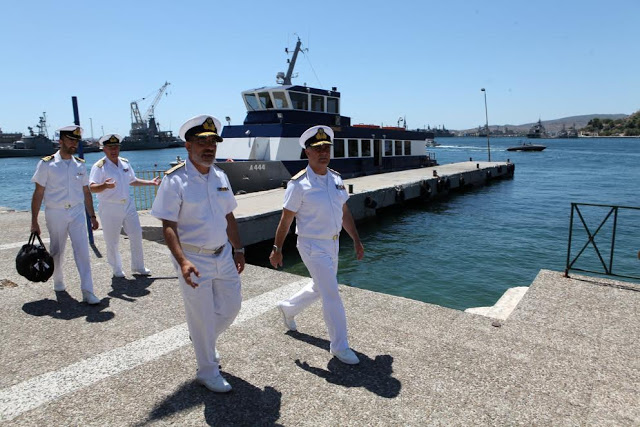 Επίσκεψη Αρχηγού ΓΕΝ στο Ναύσταθμο Σαλαμίνας - Φωτογραφία 10