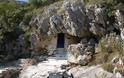 Αηδονιά Πρεβέζης: Ένα εκκλησάκι μέσα σε σπηλιά - Φωτογραφία 2
