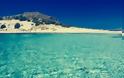 Ο άγνωστος παράδεισος της Πελοποννήσου με τη χρυσή αμμουδιά και τα κρυστάλλινα νερά! [video] - Φωτογραφία 1