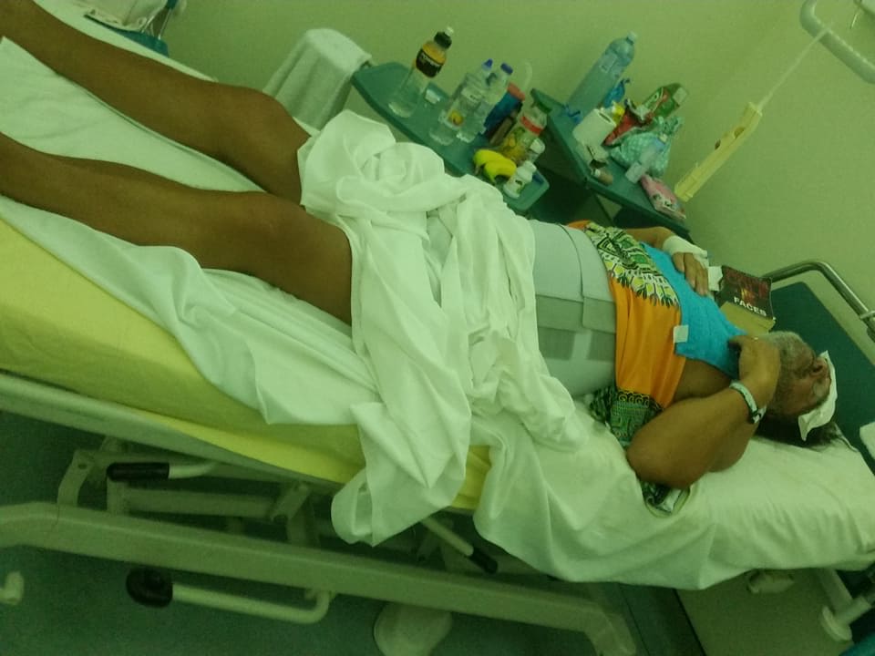 Βρετανή δυσφημεί την Ελλάδα:Άφησαν τον άνδρα μου μέσα στα ούρα του 5 ήμερες σε νοσοκομείο της Ρόδου - Φωτογραφία 3