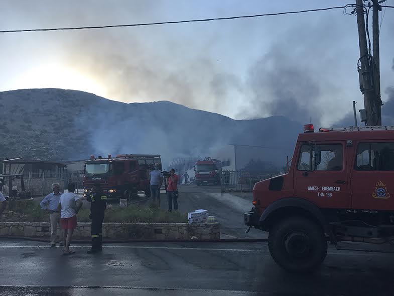Κρήτη: Στάχτη και αποκαΐδια το εργοστάσιο στην Τύλισο [photos+video] - Φωτογραφία 2