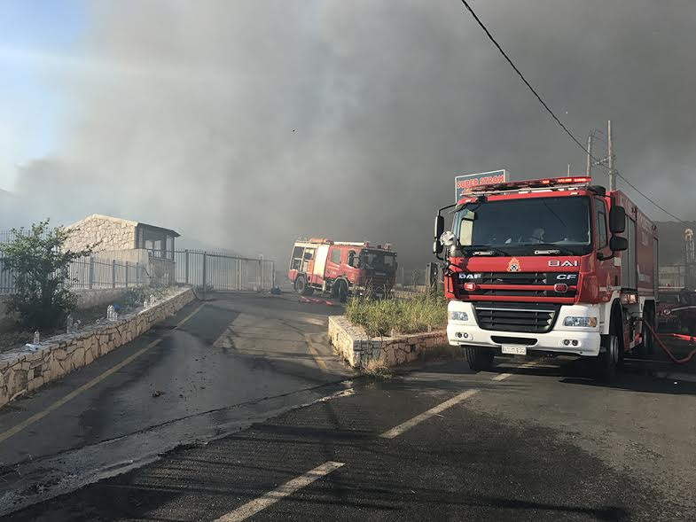 Κρήτη: Στάχτη και αποκαΐδια το εργοστάσιο στην Τύλισο [photos+video] - Φωτογραφία 3