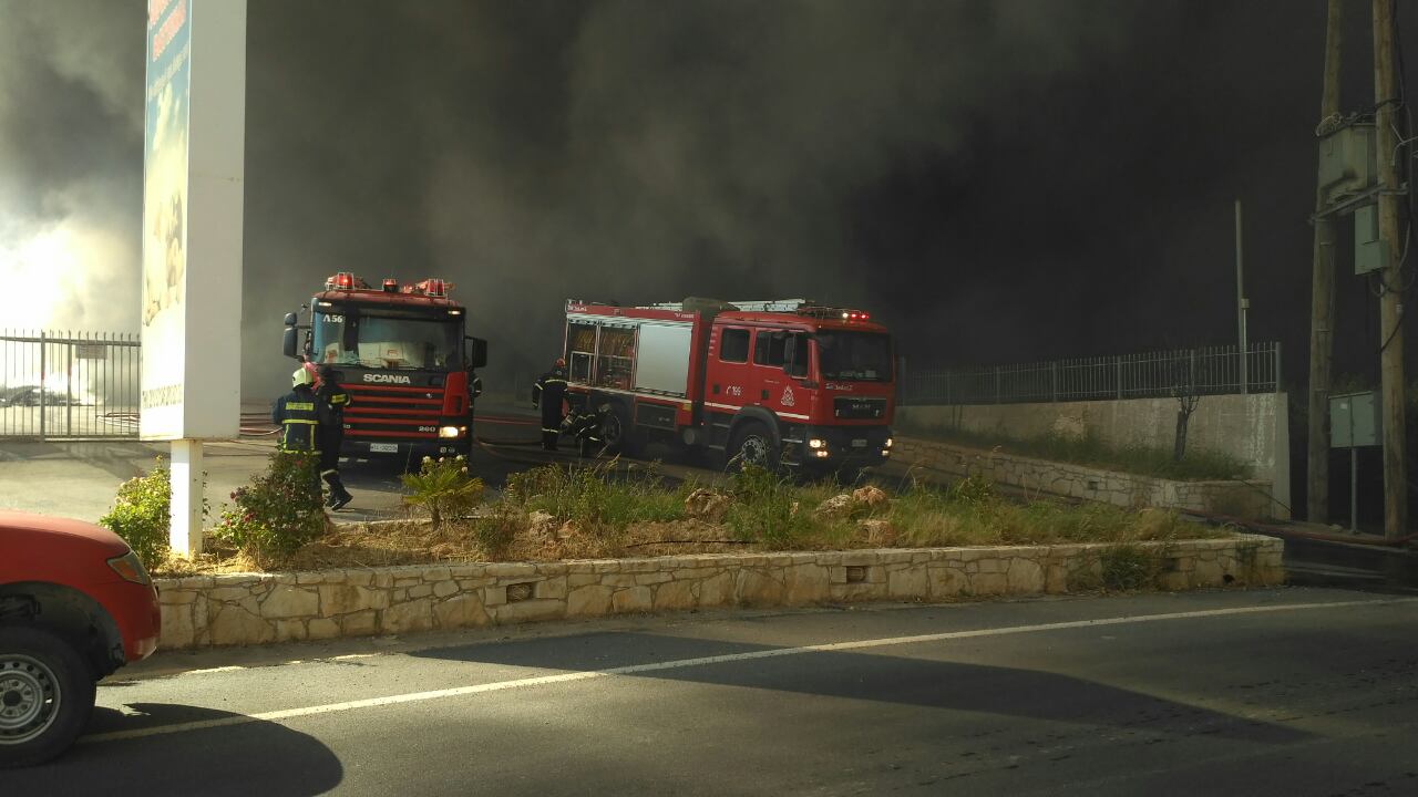 Κρήτη: Στάχτη και αποκαΐδια το εργοστάσιο στην Τύλισο [photos+video] - Φωτογραφία 4