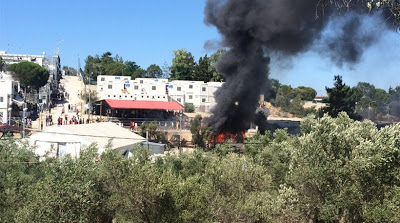 Λέσβος: Επεισόδια στο Κέντρο Υποδοχής στη Μόρια - Έκαψαν κοντέινερ - Φωτογραφία 1