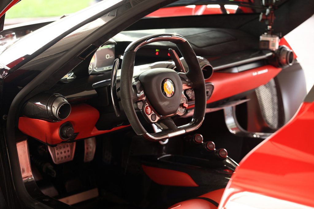 To Τοp Gear υποκλίνεται στη Ferrari [video] - Φωτογραφία 1