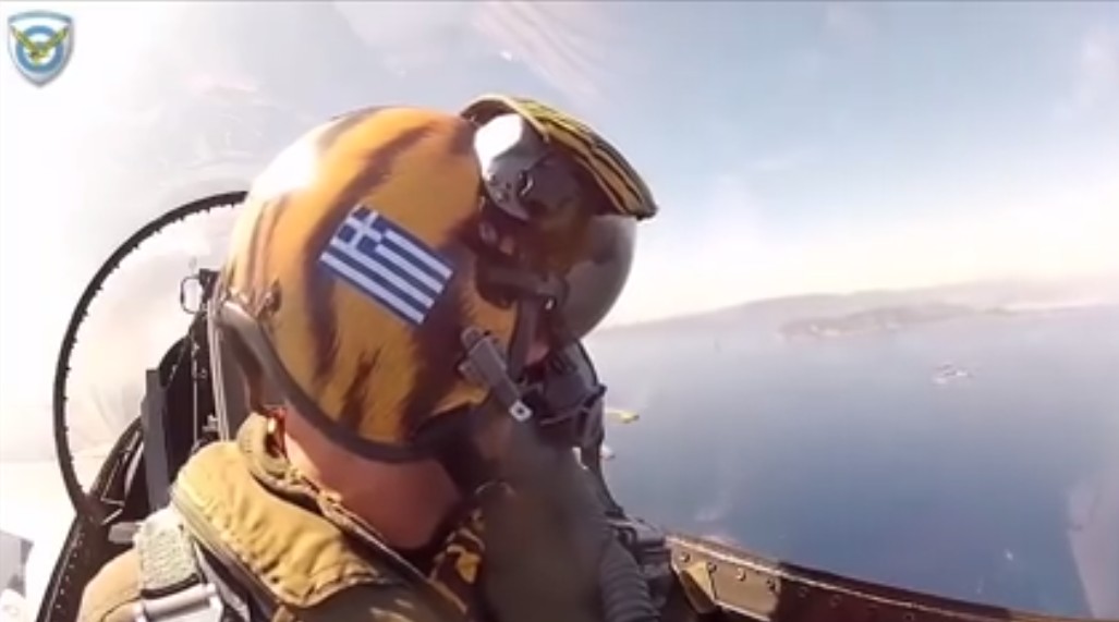 Όταν οι αετοί μας πετάνε πάνω από την Ακρόπολη - Ένα συγκλονιστικό βίντεο... - Φωτογραφία 1