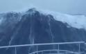 Στην Βόρεια θάλασσα απλά προσεύχεσαι.30μετρο κύμα έτοιμο να καταπιεί πλοίο(βίντεο)