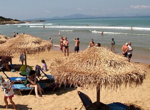 Κρήτη: Δεν πήγαιναν για μπάνιο στην παραλία αλλά για να κλέψουν - Φωτογραφία 1