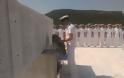 Η ΣΝΔ απέδωσε φόρο τιμής στα θύματα Β΄ΠΠ με κατάθεση στεφάνων σε Δίστομο και Καλάβρυτα (12 ΦΩΤΟ) - Φωτογραφία 3