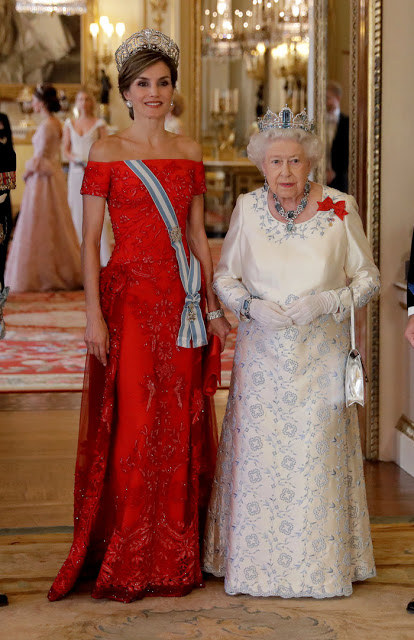Γιατί η Κέιτ Μίντλετον έχασε το χαμόγελό της δίπλα στη βασίλισσα Λετίσια - Φωτογραφία 3