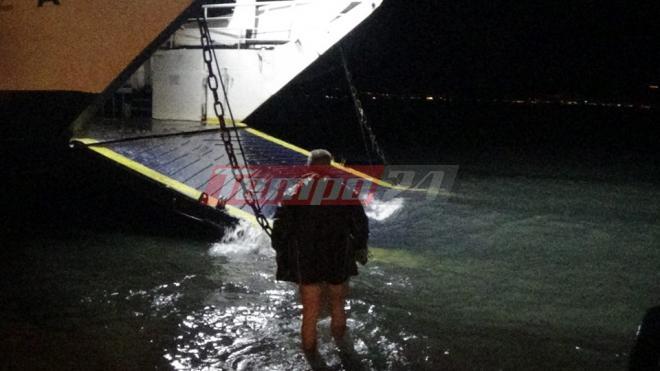 Ρίο: Οι βάρκες βγήκαν στην στεριά - Λύθηκαν φέρυ λόγω της σφοδρής κακοκαιρίας - Φωτογραφία 6